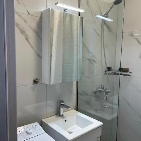 Lux Amarilis 5.7 Apartamento Ofrínion